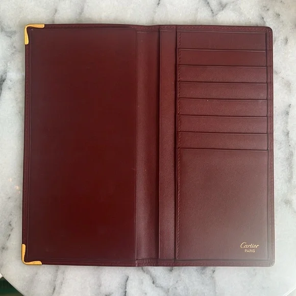 INTERNATIONAL WALLET WITH GUSSETS, MUST DE CARTIER